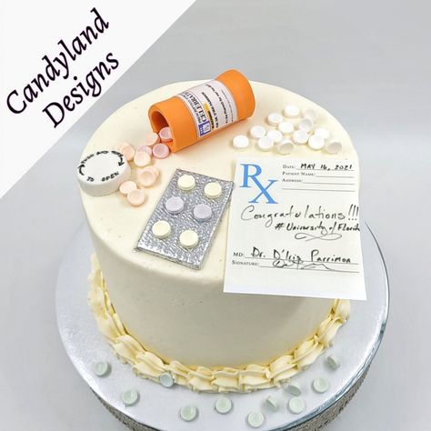 Pharmacist Birthday Cake, Pharmacist Party Ideas, Pharmacist Graduation Cake, Pharmacy Cake Design, Cake For Pharmacist, Pharmacy Graduation Cakes, Pharmacy Cake Ideas, Pharmacist Cake Ideas, Medicine Cake