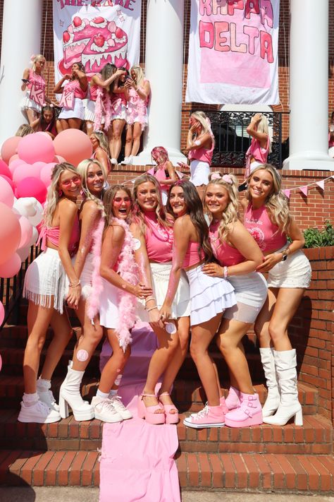 Sorority Party Outfits, Sorority Girl Outfit, Sorority Girl Aesthetic, Uga Sorority, Sorority Girls Outfit, Rush Week Outfits, Alix Earle, Sorority Girls, Rush Week