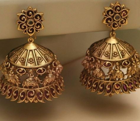 Jhumka Designs Gold, Gold Jumkas, Temple Jewellery Jhumkas, Golden Jhumka, Jhumkas Gold, Beautiful Gold Earrings, Mango Haram, Purple Gemstones, Gold Jhumka