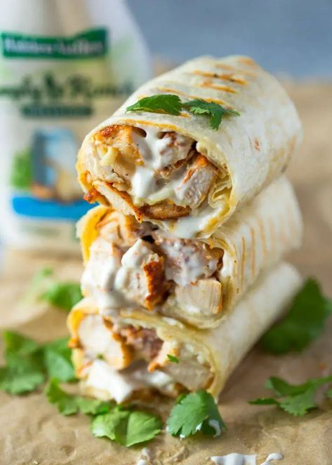 Sandwich Vegetarian, Chicken Wrap Recipes, Healthy Wraps, Dinners To Make, Healthy Grilling, Baby Blog, Idee Pasto Sano, Chicken Wraps, Wrap Recipes