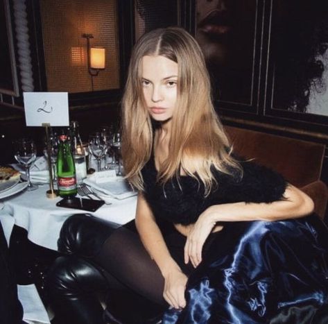 Magdalena Frackowiak, Girl Movies, Model Inspo, Dark Blonde, Parisian Chic, Model Life, Aesthetic Girl, Pretty People, Fashion Blog