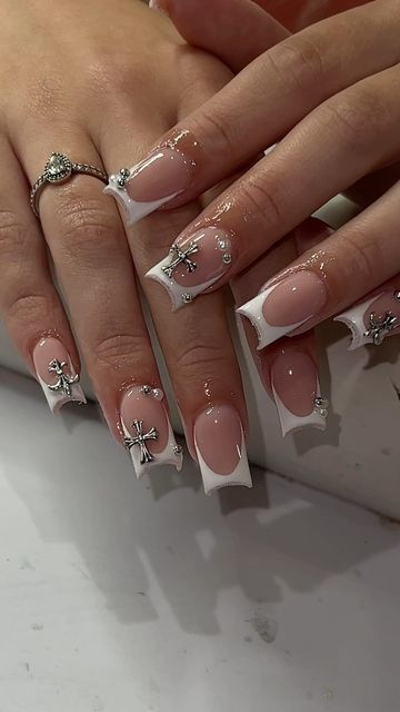 French Nails With Bling, Nails Nude, Hard Nails, Colored Acrylic Nails, Girly Acrylic Nails, French Tip Acrylic Nails, Classy Acrylic Nails, Nail Stuff, Short Square Acrylic Nails