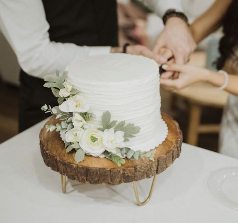 One Layer, simple wedding cake, rustic, florals, white and green wedding cake Rustic Wedding Cake One Tier, Single Layer Wedding Cake Rustic, Wedding Cake 1 Layer, White And Green Wedding Cake, Wedding Cake Greenery, Cake Rustic, White And Green Wedding, Green Wedding Cake, Wedding Cake Rustic