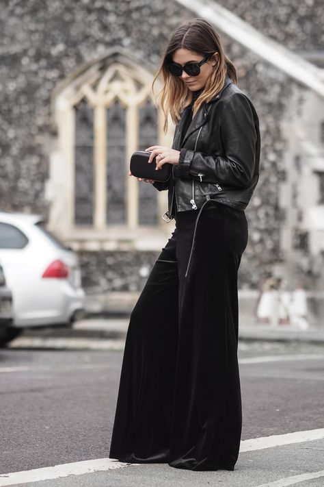 BLACK VELVET JUMPSUIT FOR NEW YEARS EVE | A FASHION FIX // UK FASHION AND LIFESTYLE BLOG Velvet Jumpsuit Outfit With Jacket, Black Velvet Jumpsuit Outfit, Velvet Jumpsuit Outfit, Jumpsuit Styling, Jumpsuit With Jacket, Black Jumpsuit Outfit, Jumpsuit Outfit Casual, Dress Up Closet, Black Velvet Jumpsuit