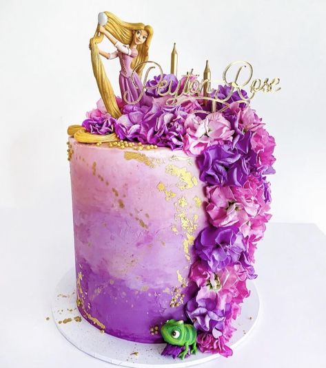 Rapunzel Birthday Cake Buttercream, Pink Purple And Gold Birthday Cake, Rapunzel Cakes Ideas, Repunzal Birthday Cake Ideas, Rapunzel Inspired Cake, Rapunzel Birthday Cakes, Tangled Inspired Cake, Tangled Cake Rapunzel, Rapunzel Birthday Party Cake