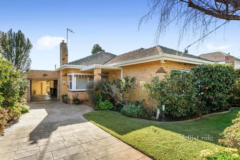 What you need to know about renovating a mid-century home 1950s House Renovation, The Block 2023, Quirky Apartment, Modern Driveway, Brick Homes, Brick Houses, 1950s House, Best Air Fryers, Victorian Cottage