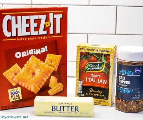 Pretzel Snack Recipes, Ranch Crackers, Cheese Cracker Recipe, Seasoned Crackers, Cheesy Crackers, Crispy Crackers, Club Crackers, Italian Dressing Mix, Buttered Vegetables