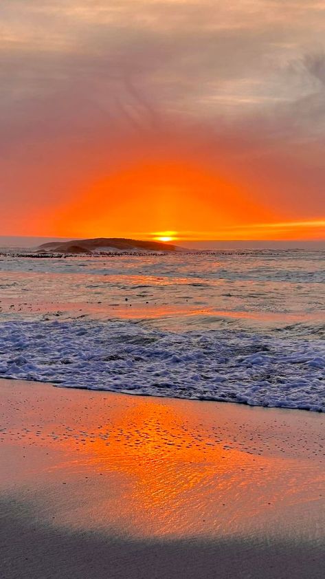 South African Beaches | Cape Town sunsets 🇿🇦 1/5/2024 | Facebook Summer In Cape Town, Cape Town Sunset, South African Sunset, Cape Town Beach, South Africa Beach, African Beach, Africa Sunset, African Sunset, Port Elizabeth