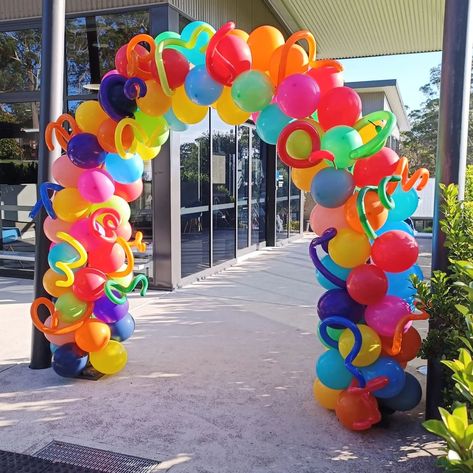 Fun and colourful welcome back to the 2024 School Year at @medowiechristianschool today 🚌🏫📝📚💻🌈🎈 #balloonlady #every_special_moment #balloonsnelsonbay #nelsonbayballoons #portstephensballoons #balloonsportstephens #wedoballoons #wedeliverballoons #mobileballoondelivery #worimicountry #supportlocalbusiness #customballoons #loveportstephens #psiloveyou #portstephensballoonsuppliers #portstephenspartysupplies #partiesportstephens #partiesnelsonbay #backtoschool First Day Of School Balloon Decoration, School Balloon Decor, Back To School Balloons First Day, School Balloon Garland, Welcome Back To School Balloons, 5th Grade Graduation, Port Stephens, Street Fair, Balloon Stands