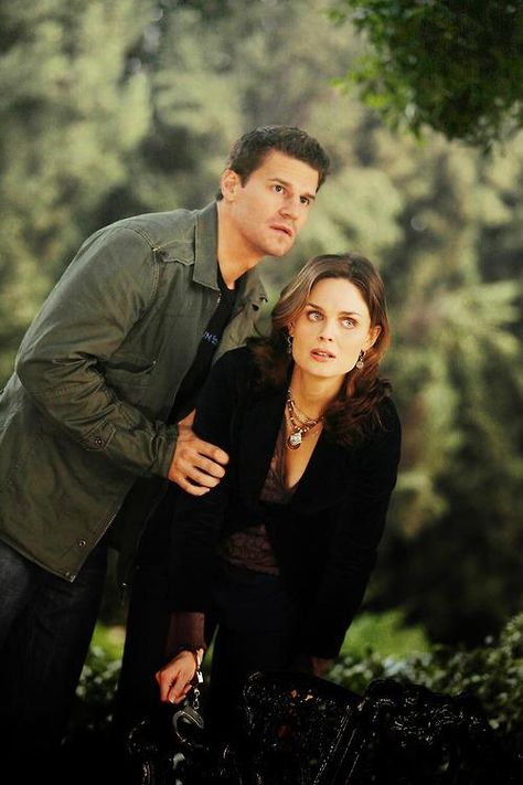 Booth and Brenen Temperance Bones, John Francis Daley, Knee Bones, Seeley Booth, Temperance Brennan, Bones Tv Series, Booth And Bones, Booth And Brennan, Bones Show