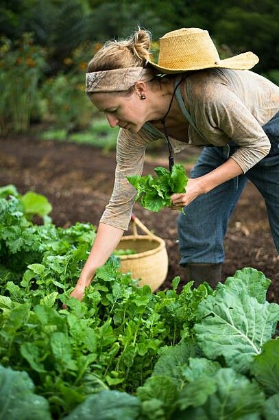 Farming Pose Reference, Gardener Style, Gardening Photography, Farmer Girl, Female Farmer, Farm Photography, Garden Girls, Garden Photography, Branding Photoshoot