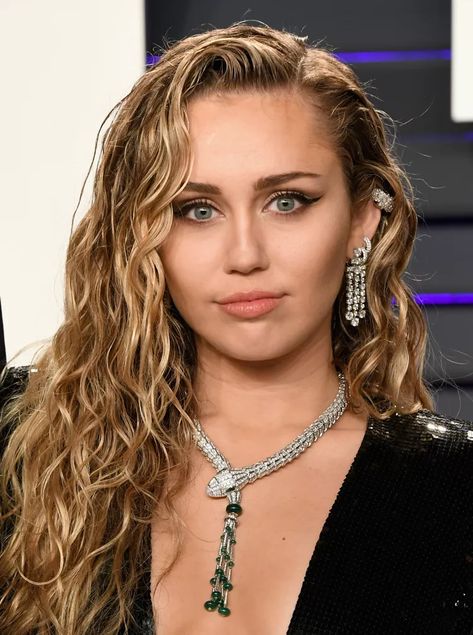 Long Curly, Miley Cyrus, Curly Hair, Long Hair, A Woman, Blonde, Hair