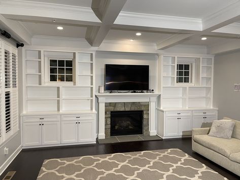 Built-ins surrounding fireplace and windows Flush Fireplace With Built Ins, Built Ins Around Fireplace With Windows, Fireplace Between Windows, Fireplace And Windows, Built In Around Fireplace, Charleston House, Built In Electric Fireplace, Fireplace Bookshelves, Built In Shelves Living Room