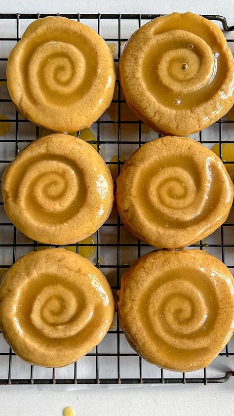 Honey Bun Cookies, Crumbl Copycat, Honey Snacks, Restaurant Copycat Recipes, Batch Baking, Restaurant Copycat, Honey Candy, Crumbl Cookies, Irish Butter