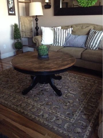 Last weekend I found an oak kitchen table on Kijiji for $25.00.  This is it disassembled.   It even has beautiful rope detail. My plan was n... Oak Kitchen Table, Coffee Table Redo, Kitchen Table Oak, Round Wood Table, Coffee Table Makeover, Kitchen Table Makeover, Round Kitchen Table, Table Makeover, Oak Kitchen