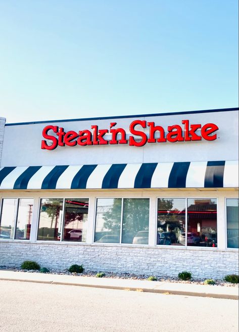 Steak N Shake, Americana Aesthetic, Multi Cultural, Night Food, Lovely Things, Visual Design, Steak, Florida, Restaurant