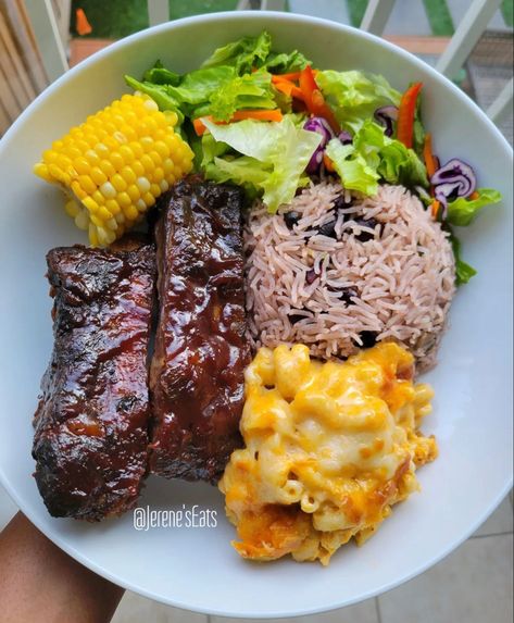 Jamaican Culture Aesthetic Food, Caribbean Dinner Recipes, Jamaican Food Aethstetic, Grenadian Food, Jamaican Dinner, Jamaican Food, Healthy Food Menu, Haitian Food Recipes, Soul Food Dinner