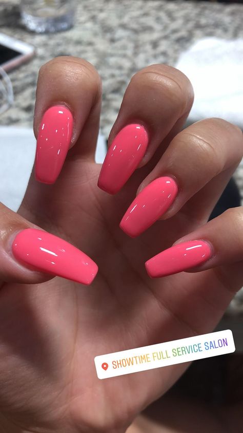 Coffin Acrylic Nails Hot Pink, Bright Pink Coffin Acrylic Nails, Summer Acrylic Nails Plain Color, Bright Pink Nails Coffin, Hot Pink Ballerina Nails, Light Hot Pink Nails, Pink Nails Bright, Hot Acrylic Nails, Hot Pink Acrylics