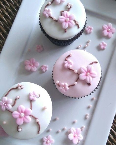 Cherry Blossom Party Favors, Koi Pisces, Blossom Cupcakes, Cherry Blossom Party, Sakura Wedding, Cherry Blossom Cake, Cherry Blossom Theme, Kawaii Dessert, Cupcake Cake Designs