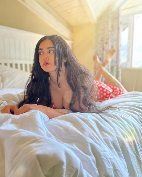 Adah Sharma, Beautiful Curly Hair, Indian Tv Actress, Best Poses For Pictures, Gorillaz, Beautiful Smile Women, Poses For Pictures, India Beauty, Celebrity Dresses