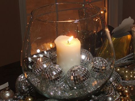 Disco Ball New Years Eve Party, Disco Ball Table Centrepiece, Centerpiece With Disco Ball, Mirror Ball Party Decor, Disco Ball Centerpiece Table Decorations, Disco Ball Vase Centerpiece, Disco Centerpiece Ideas, Disco Ball Table Centerpiece, Disco Party Centerpieces