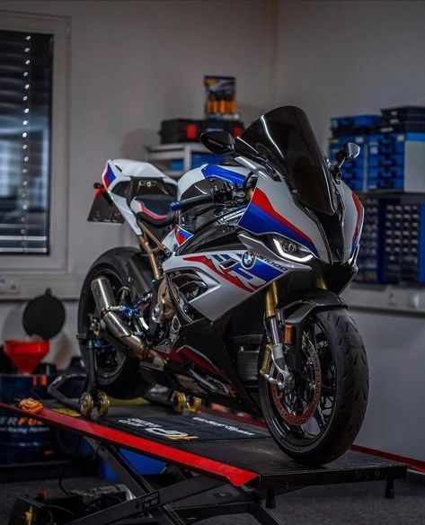 Bmw 1000rr Wallpapers, S1000rr Wallpapers, Bmw Motorcycle S1000rr, Performance Ideas, Bmw 1000rr, Moto Wallpapers, Bmw Bike, Image Moto, Мотоциклы Cafe Racers