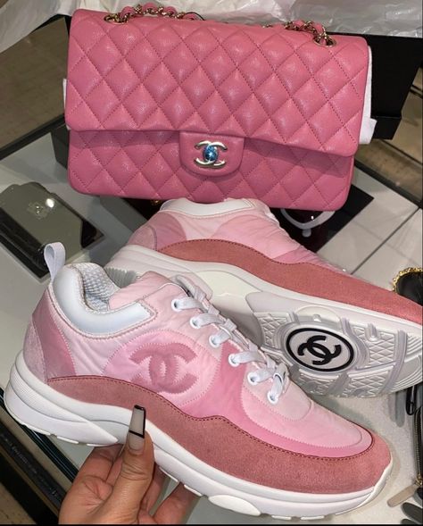 Pink Chanel Aesthetic, Pink Designer Shoes, All Things Pink, Pink Luxury, Trendy Shoes Sneakers, Girly Bags, Luxury Purses, Hype Shoes, Girly Shoes