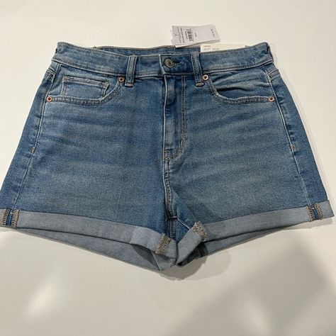 American Eagle shorts Cheap Mid-rise Jean Shorts With Pockets, American Eagle Mom Shorts, American Eagle Jeans Plus Size, Black Distressed Shorts, Hollister Jean Shorts, American Eagle Denim Shorts, Denim Jeans Ripped, Ripped Shorts, Ripped Denim Shorts