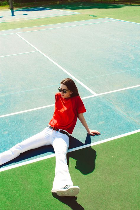 Basketball Court Photoshoot, Court Photoshoot, Tennis Court Photoshoot, Tennis Photoshoot, Sports Fashion Editorial, Sport Photoshoot, Tennis Photos, Only Aesthetic, Tennis Fashion