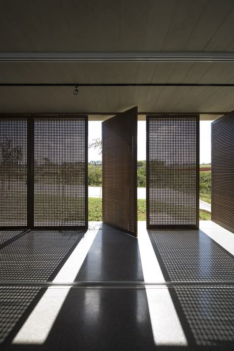 Gorgeous Screen doors Timber Screen, Timber Screens, Pivot Doors, Window Screens, Modernism, 인테리어 디자인, Door Design, Shutters, Architecture Details