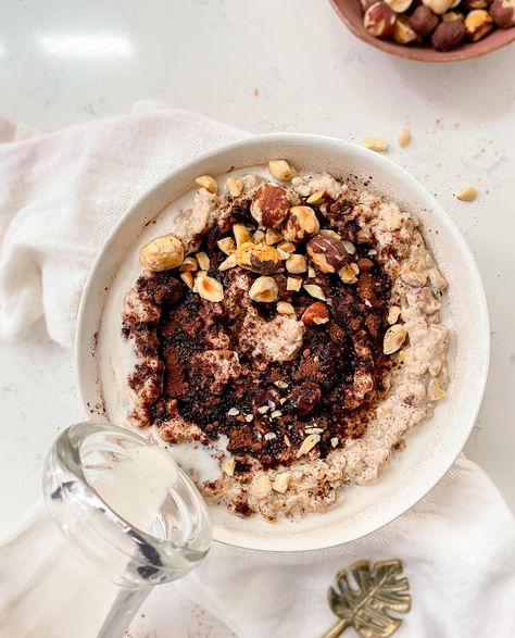 Oatmeal With Honey, Mush Oats, Cereal Oatmeal, Peanut Butter Honey Oatmeal, Instant Oatmeal Aesthetic, Porridge Toppings, Healthy Protein Desserts, Holistic Recipes, Vegan Oatmeal