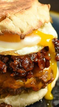 Breakfast Burger Recipe, Bourbon Bacon Jam, Chef Breakfast, Bourbon Bacon, Recipes Clean Eating, Breakfast Sandwich Recipes, Breakfast Burger, Bacon Jam, Bacon Breakfast