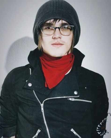 Mikey way revenge era Revenge Era, Ray Toro, Hockey Mask, I Love Mcr, Black Parade, Mikey Way, Pete Wentz, Frank Iero, Emo Bands