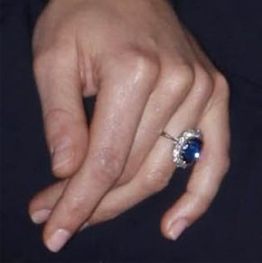 Kate Engagement Announcement Tight Shot Ring Issa Dresses, Catherine Middleton, Engagement Announcement, Sapphire Engagement Ring Blue, William Kate, Eternity Band Diamond, Sapphire Engagement, In November, Good Job