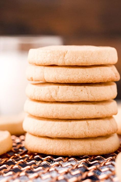 Butter cookies are the soft and chewy holiday favorite that can't be missed! This recipe is easy to make and the cookies turn out buttery and sweet every time! #spendwithpennies #buttercookies #cookies #recipe #butter #sugar #easy #best #peanut #soft #chewy Dairy Free Sugar Cookies, Basic Cookie Recipe, Salty Desserts, Icebox Cookies, Lime Cookies, Basic Cookies, Yummy Deserts, Crispy Cookies, Chewy Sugar Cookies