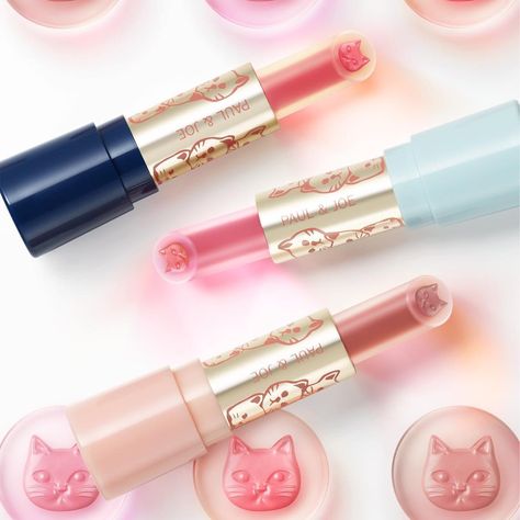 Our famous cat lipstick 😺💄is coming back with a new twist in May.  The clear outside works as a lip primer and moisturizer and the cat face is the lip color. Together they create the perfect fresh and juicy lip! 😻Perfect for summer! ⛵️⛵️✨☀️☀️ #cats #catsofinstagram #PJcatlipstick #comesailaway #ポールアンドジョー #paulandjoe #paulandjoebeaute Alat Makeup, Lip Balm Collection, Paul And Joe, Kawaii Makeup, Glow Skin, Latest Makeup, Cat Makeup, Paul & Joe, Makeup Items