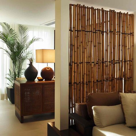 25 Stylish Room Divider Ideas for Every Space Bamboo Partition Wall, Bamboo Partition, Room Divider Plants, Garden Dividers, Creative Room Dividers, Curtain Divider, Plant Walls, Panel Divider, Green Living Room Decor