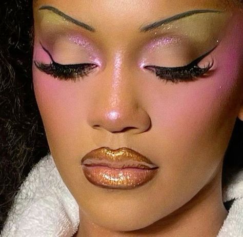 Sagittarius Rising, Stunning Makeup Looks, Earthy Vibes, Makeup Gallery, Paris Makeup, Y2k Makeup, Drag Make-up, Brown Skin Makeup, Alternative Makeup