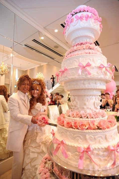 Gyaru Wedding, Hello Kitty Wedding, Super Sweet 16, Concrete Light, Hime Gyaru, Japanese Wedding, Kawaii Toys, Gyaru Fashion, Sweet 16 Parties