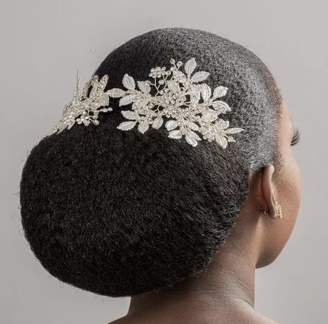 Natural Wedding Hairstyles Black Bride With Veil, 4c Bridal Natural Hairstyles, Bridesmaid Natural Hairstyles, Natural Hair Wedding Styles, Natural Hair Updo Wedding, Hair Design For Wedding, Diy Hair Wig, Natural Hair Wedding, Black Wedding Hairstyles