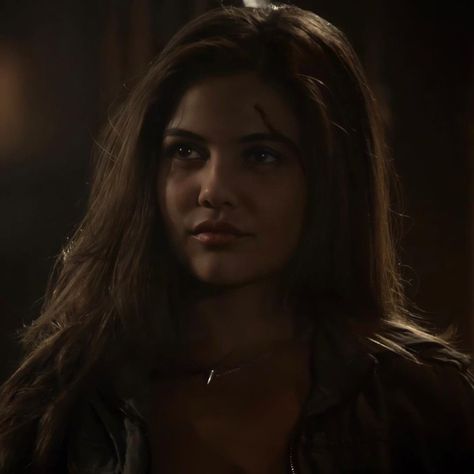 Danielle Campbell The Originals, The Originals Davina, Instagram Food Pictures, Hayley The Originals, Wednesday Movie, The Mikaelsons, Davina Claire, Glasses Makeup, Danielle Campbell