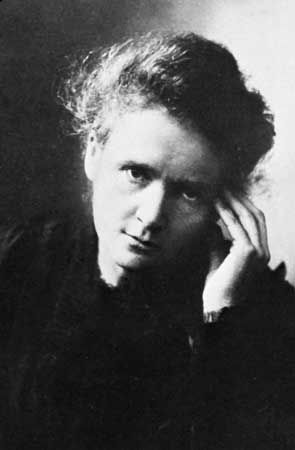 Polish-born French physicist, famous for her work on radioactivity and twice a winner of the Nobel Prize. With Henri Becquerel and her husband, Pierre Curie, she was awarded the... Marie Currie, Science Camp, Women Scientists, Nobel Prize Winners, Extraordinary People, Extraordinary Women, Marie Curie, Physicists, Nobel Prize