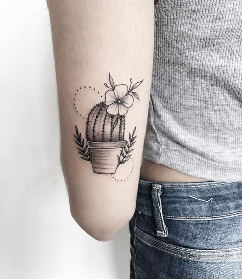 Cactus Tattoos For Women, Succulent Tattoo, Ab Tattoo, Cactus Tattoo, Female Tattoos, Inspiration Tattoos, Tattoo Feminina, Mom Tattoos, Piercing Tattoo