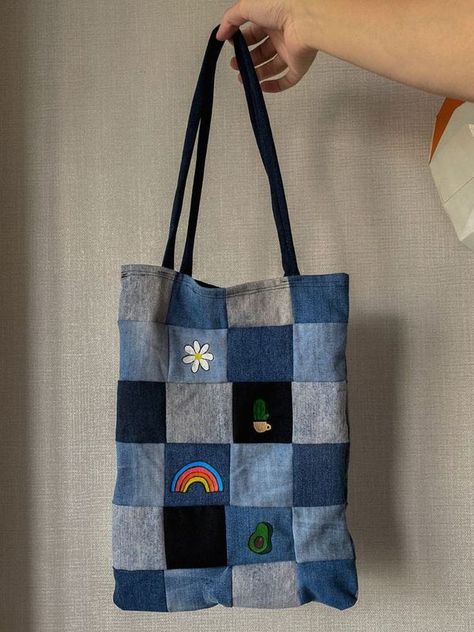 Belleza Aesthetic, What To Do With Old Jeans, Jeans Bags Ideas, Denim Patchwork Bag, Aesthetic Ropa, Tas Denim, Quilted Bag Patterns, Denim Diy Clothes, Clothes Tips