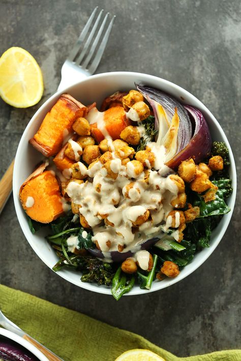 Chickpea Sweet Potato, Buddha Bowls Recipe, Buddha Bowls, Veggie Bowl, Vegan Bowls, Monkey Bread, Think Food, Buddha Bowl, Roasted Sweet Potatoes