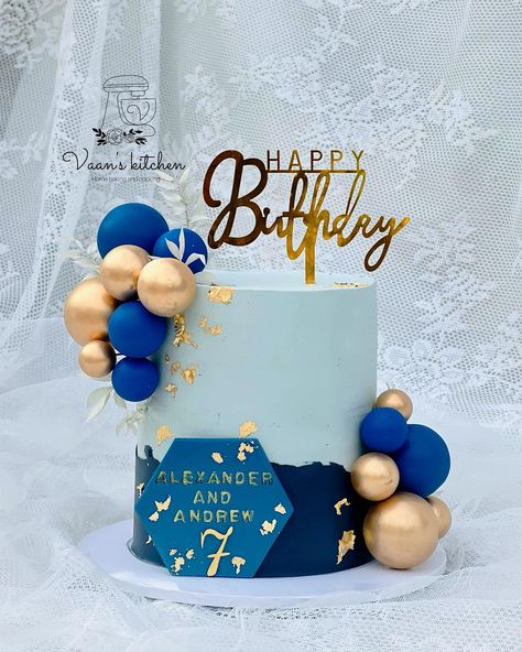 Blue And Gold Cake Ideas, Cake Ideas For Teenage Boys, Navy Blue And Gold Cake, Blue Buttercream Cake, Navy Blue And Gold, Blue Cakes, Gold Cake, Gold Theme, 15th Birthday