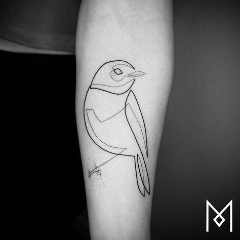 Mo Ganji bird tattoo Line Art Bird, Cardinal Logo, Robin Bird Tattoos, Robin Drawing, Tattoo Line Art, Robin Tattoo, David Tattoo, Bird Tattoo Men, Mo Ganji