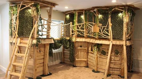 Jared Geddes, an engineer from Washington who works as a woodworker in night has build this indoor treehouse for his kids. Indoor Treehouse, Indoor Tree House, Kids Jungle Room, Adventure Room, Kids Tree, Indoor Playroom, Basement Playroom, Cool Kids Rooms, Tree House Kids