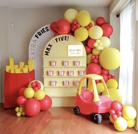 French Fry Theme Birthday Party, Mc Donald Party, Mcdonalds Party, Big Mack, Mcdonalds Birthday Party, Guys Birthday, Fat Food, Italian Party, Birthday 4