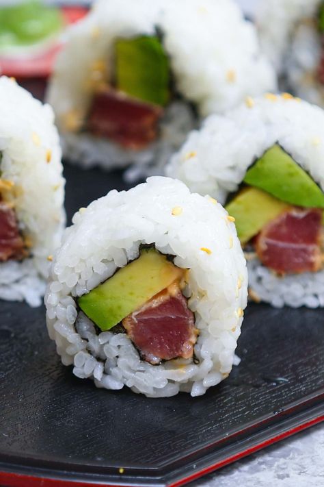 Spicy Tuna Sushi Rolls, Hand Roll Recipe, Tuna Sushi Rolls Recipe, Fresh Tuna Recipes, Spicy Tuna Sushi, Tuna Sushi Rolls, Grilled Tuna Steaks, How To Make Tuna, Rice Avocado